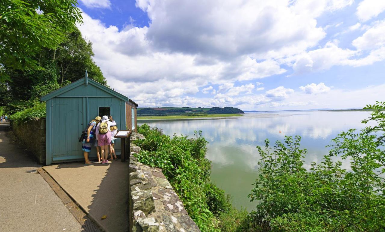 Rhif Un- Premium Cottage With Log Burner & Private Courtyard Laugharne Kültér fotó